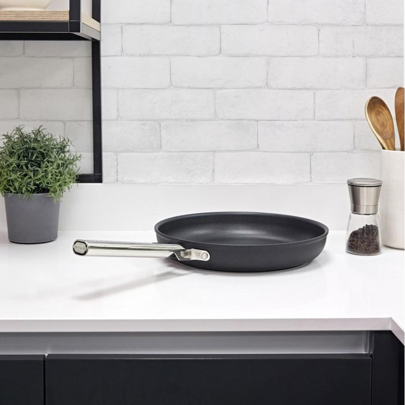 Smeg 12-inch Skillet CKFF3001BLM IMAGE 2