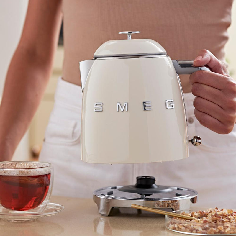 Smeg 0.8L Electric Kettle KLF05CRUS IMAGE 2