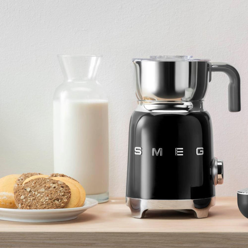 Smeg Retro-Style Milk Frother MFF11BLUS IMAGE 8