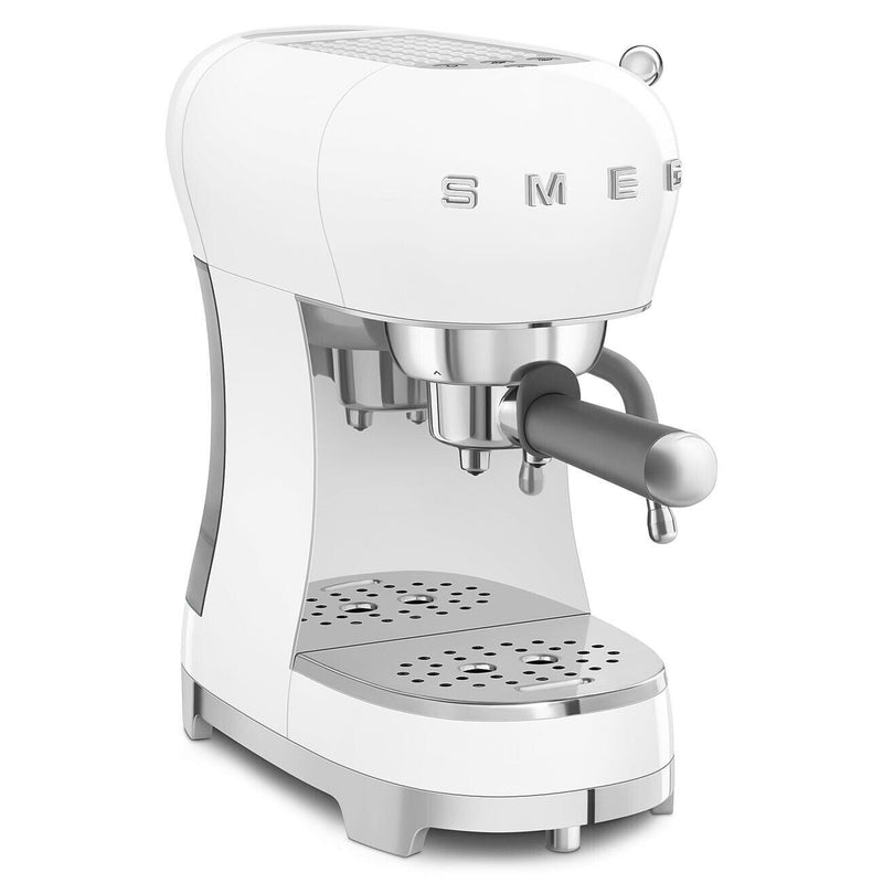 Smeg 50's Style Espresso Manual Espresso Machine ECF02WHUS IMAGE 3