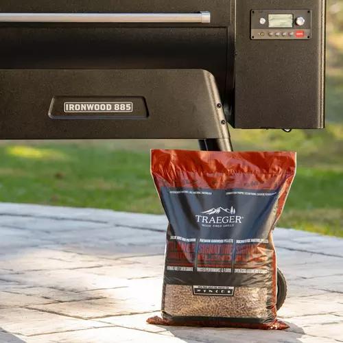 Traeger Signature Blend Wood Pellets 20lb PEL337 IMAGE 4